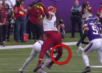 zach ertz injury video